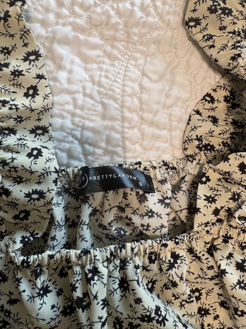 Pretty Garden Ruffle Flowy Top - Picture 2 of 5